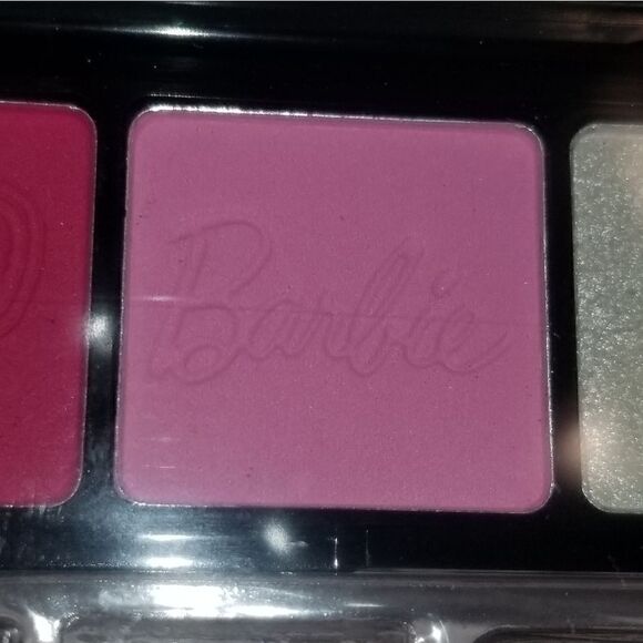 Barbie the Movie Adult Barbie Cosmetic kit new never remove from original Packag - Picture 4 of 15